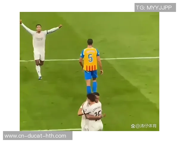 格里姆:对方进球前的角球不该判,这种球他一辈子进不了2个 格里姆:对方进球前的角球不该判,这种球他一辈子进不了2个