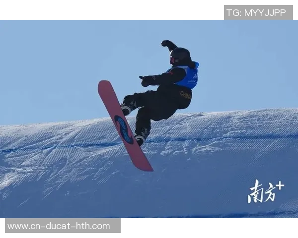 滑雪大跳台世界杯美国斯廷博特站：中国选手杨满意摘铜